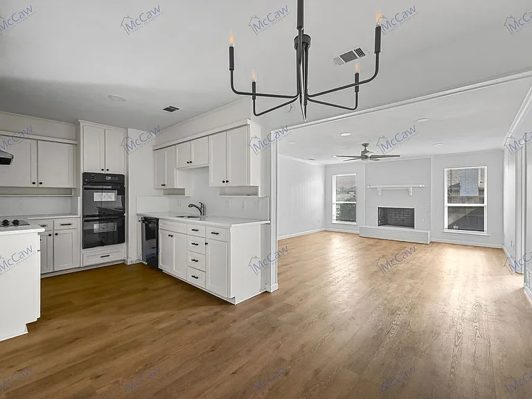 2832 Townbluff Dr — Photo 3