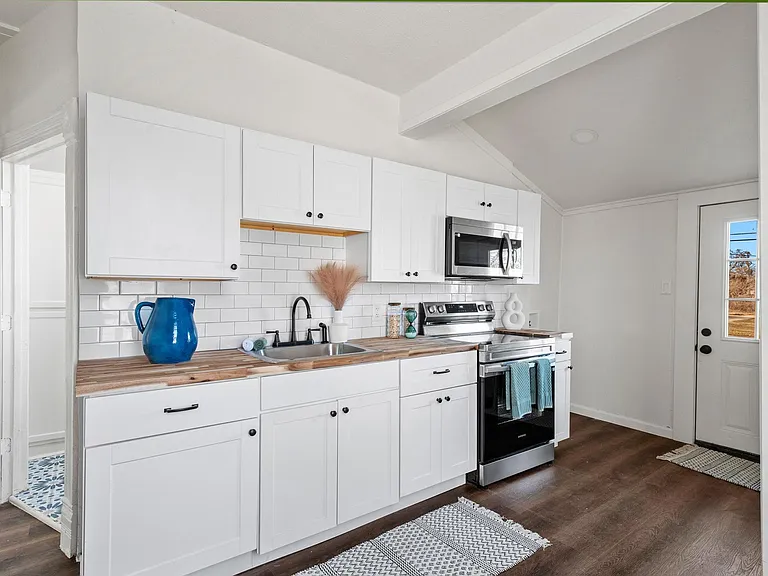 515 E Morton St — Photo 3