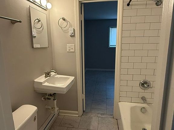 3rd image of 310 Greenbriar Rd APT E