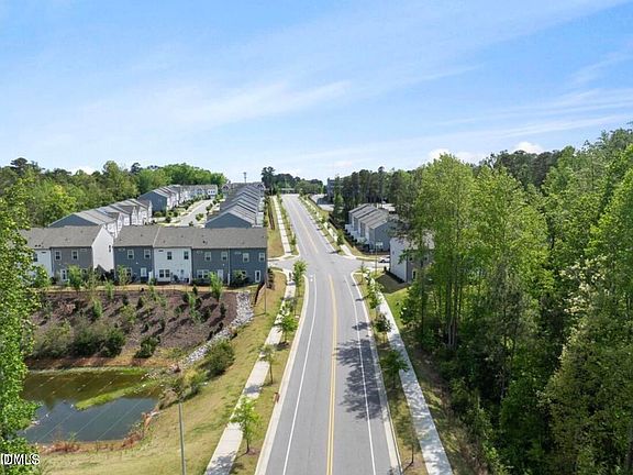 3rd image of 803 Star Ridge Dr