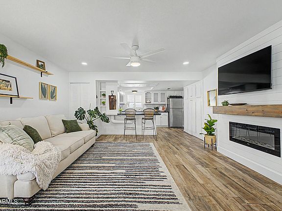 4th image of 2146 W DE PALMA Circle
