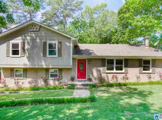 909 Broken Bow Trl, Alabaster, AL 35007