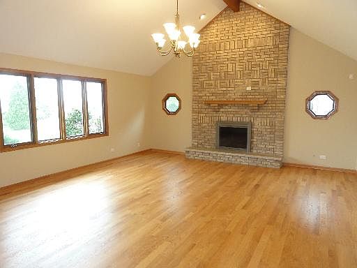 4th image of 17037 Meadowcrest Dr