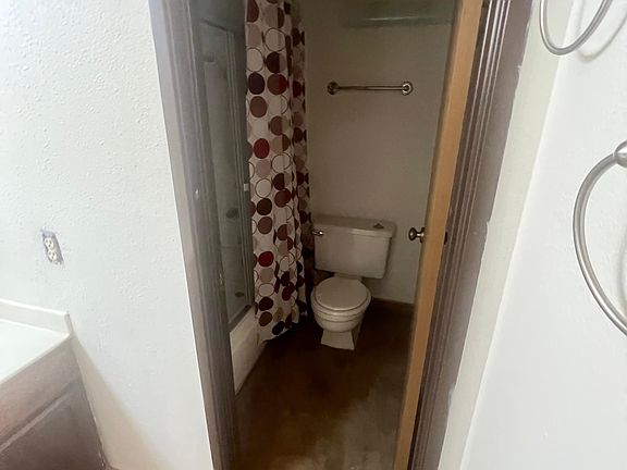 4th image of 725 N Royal Crest Cir Unit 235