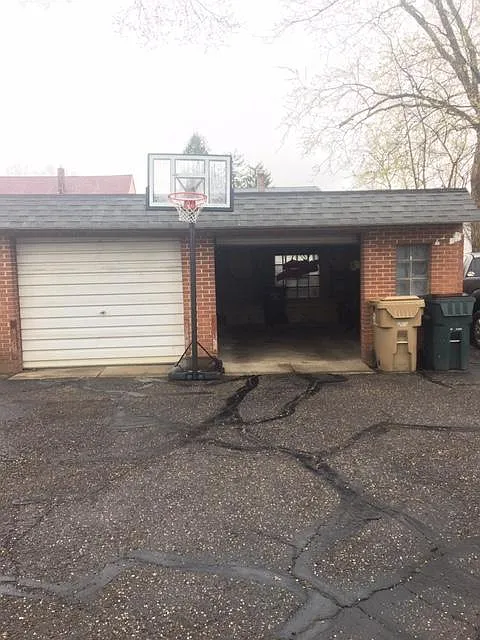 2 bed, 1100 sqft, $1,100 — Photo 2