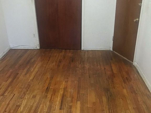 4th image of 947 E 83rd St #2