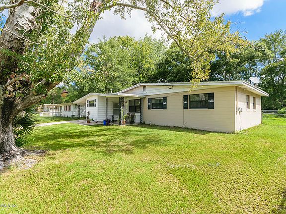 3rd image of 2125 Burpee Dr