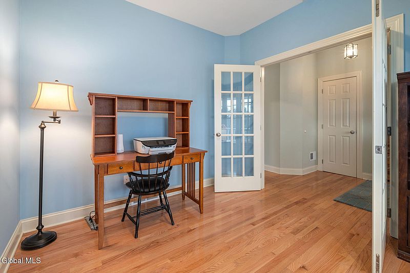 5th image of 34 Lancaster Court