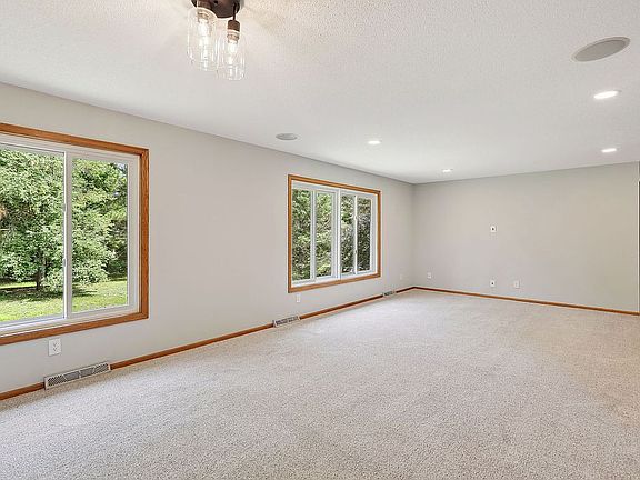 5th image of 2320 County Road 101 N