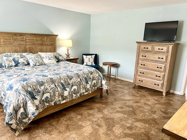5000 Beach Dr SE — Photo 6