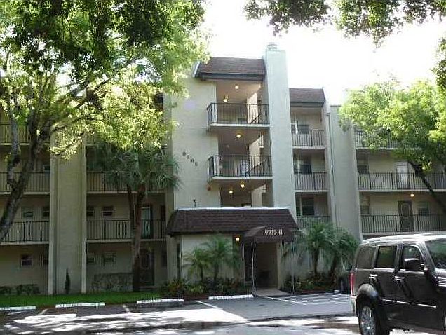 1st image of 9235 Lagoon Pl APT 209