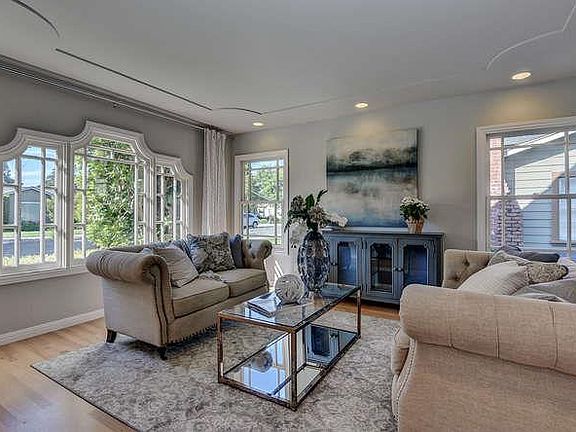 4th image of 1030 Laurie Ave