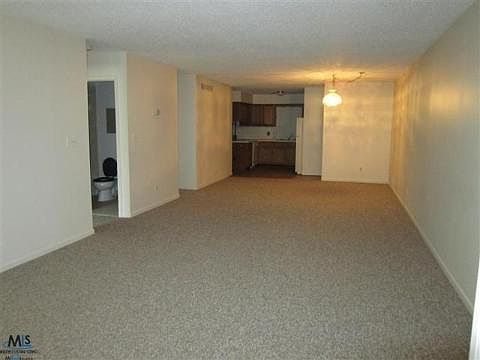 5th image of 22743 Garfield St