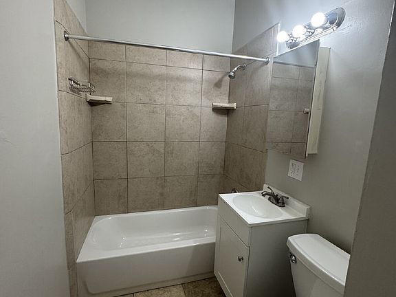 4th image of 5830 E 26th St #B