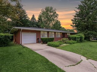 2209 Pond St, Urbana, IL