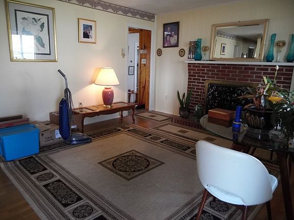3rd image of 400 Montrose Dr