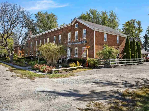 2206 44th Ave, Homestead, IA 52236