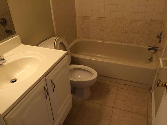 3rd image of 5814 Willow Leaf Ct