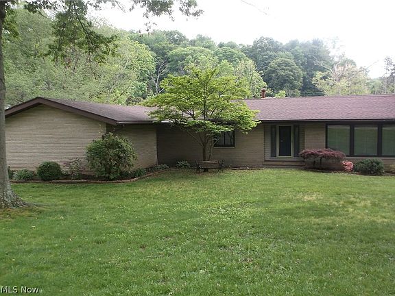 3rd image of 1955 Meadowbrook Rd