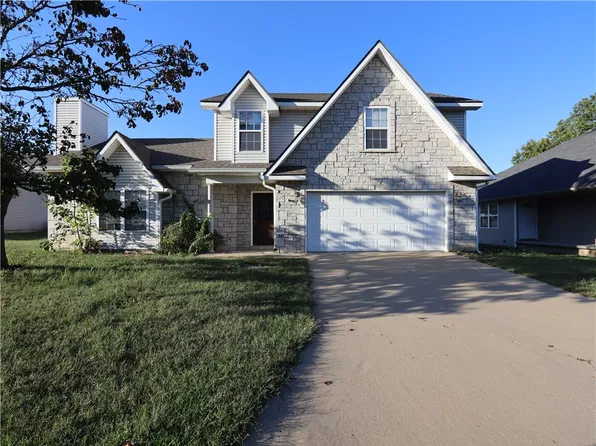 2027 Marigold St, Carthage, MO 64836