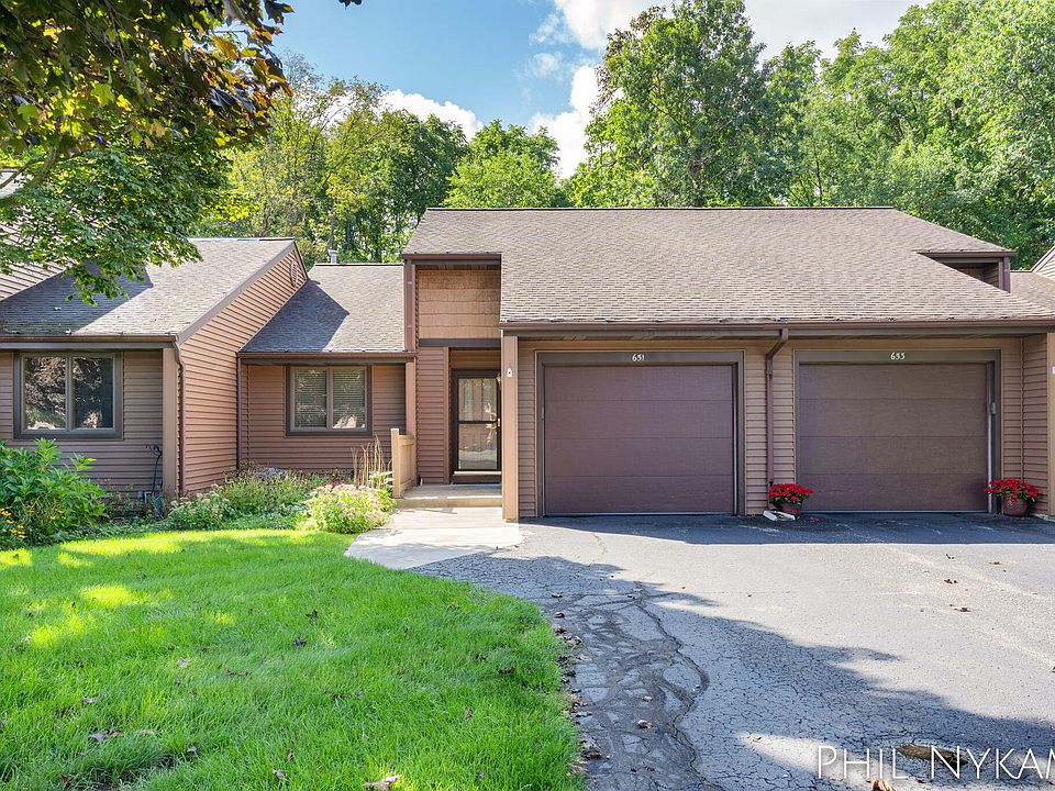 1st image of 651 Maple Creek Dr