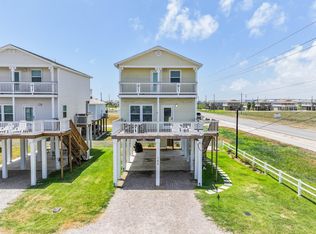 143 W Palm St, Surfside Beach, TX 77541