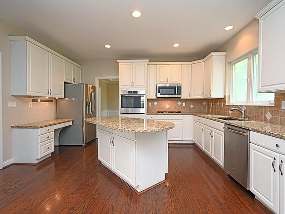 5th image of 7645 Lilac Vista Dr