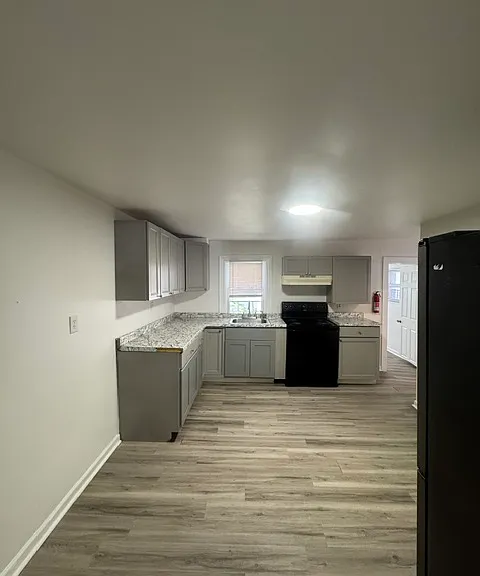 306 Walnut St — Photo 8