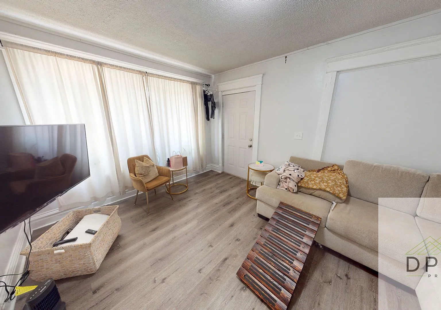 Welcome to 214 E Elm Lansing MI 48910!! — Photo 4