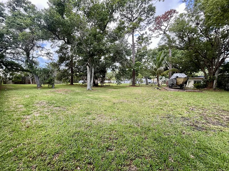 58 Arnoni Dr — Photo 34