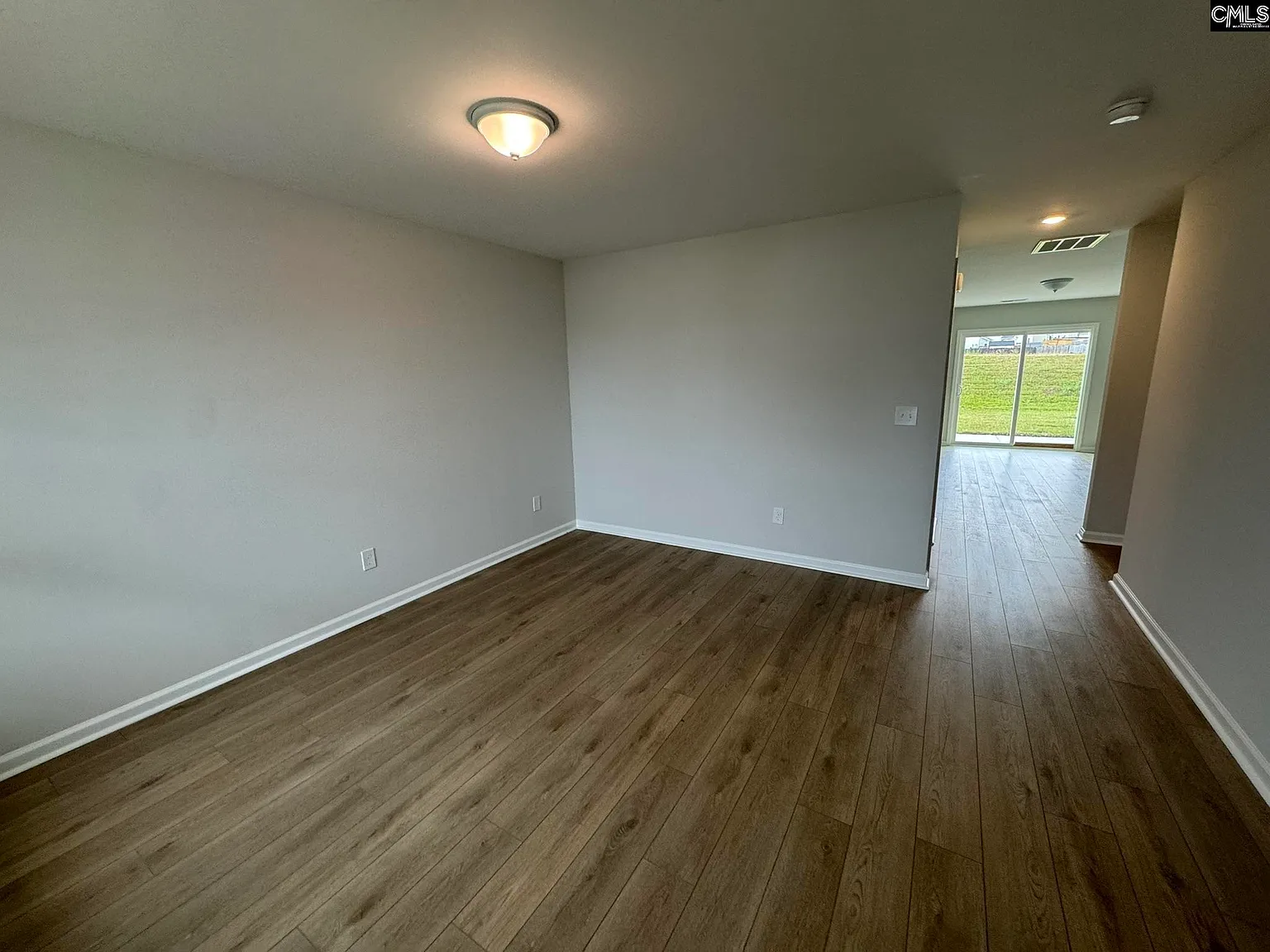 3 bed, 2223 sqft, $2,350 — Photo 2