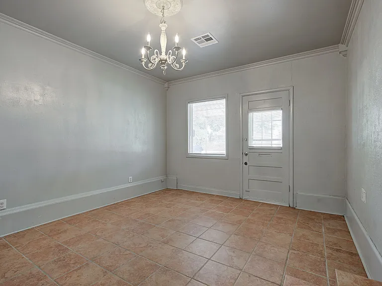 910 Garver St — Photo 40