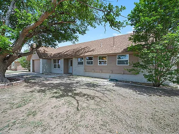 2503 Lynn Drive - 1 — Photo 4