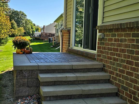 4th image of 1092 Paddock Dr #80