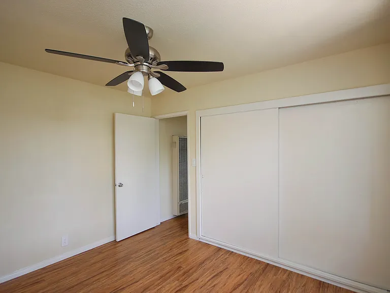 2035 Huntington Dr #6 — Photo 14