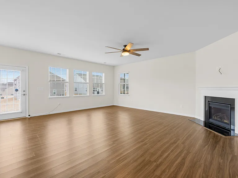 2207 Restina Dr — Photo 11