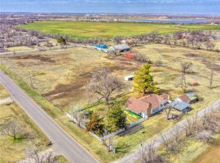 1721 E Foreman Rd, El Reno, OK 73036