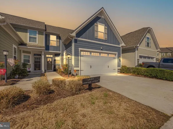 902 Centurion Cir, Chesapeake, VA 23323