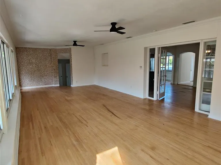 733 NE 18th Ave — Photo 39