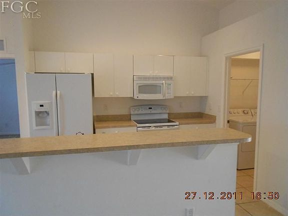 4th image of 301 NE 10th Ter