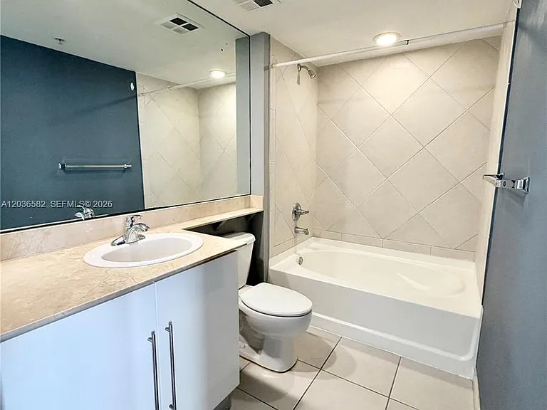 335 Biscayne Blvd #4200 — Photo 30