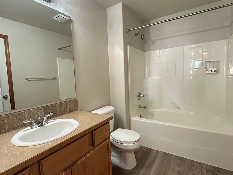 3706 W 19th Ct — Photo 22