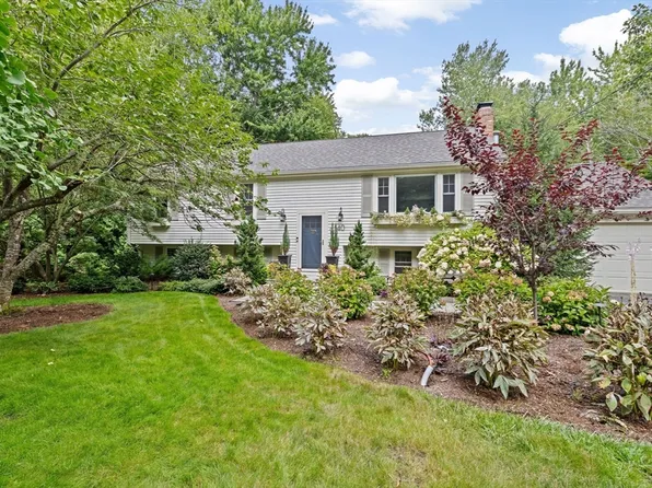 40 Brewster Rd, Cohasset, MA 02025