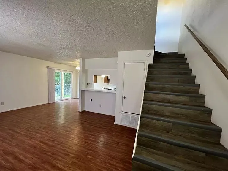 1103 Marlton St — Photo 3