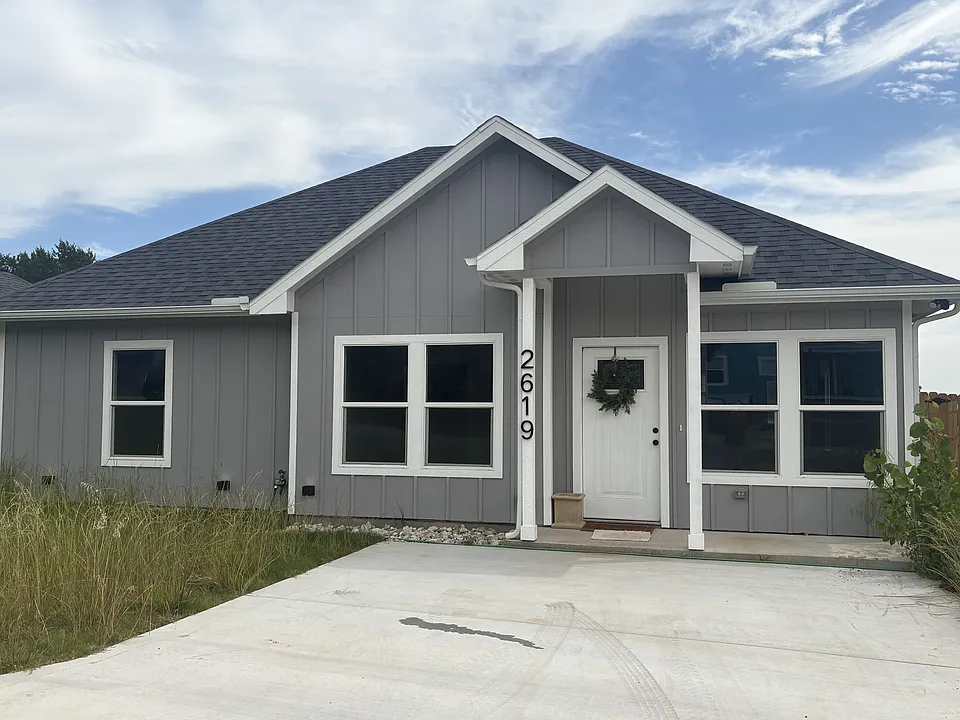 2619 Creekview Dr