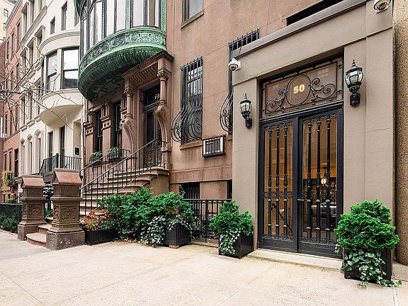 5th image of 50 E 80th St APT 4A