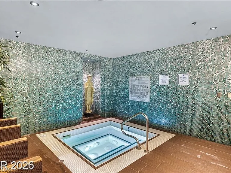4525 Dean Martin Dr #511 — Photo 47