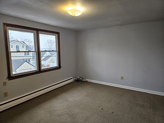 4th image of 84 Baltimore Ave #2