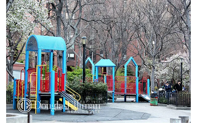 Sold by Douglas Elliman | media 21