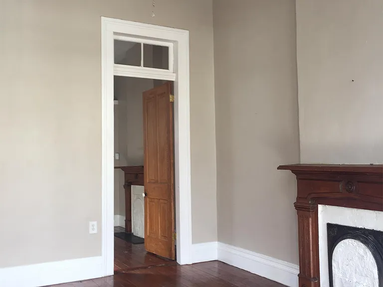 1916 Constantinople St — Photo 1